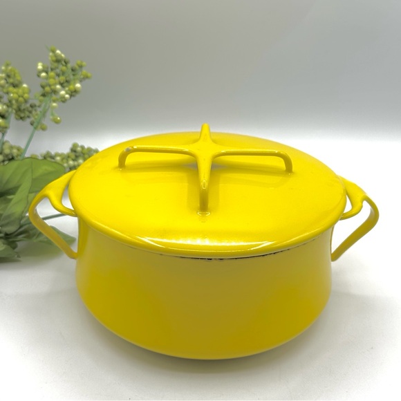 Dansk Designs Kobenstyle Yellow Enameled Dutch Oven & Lid. 2 Quart - Picture 3 of 17